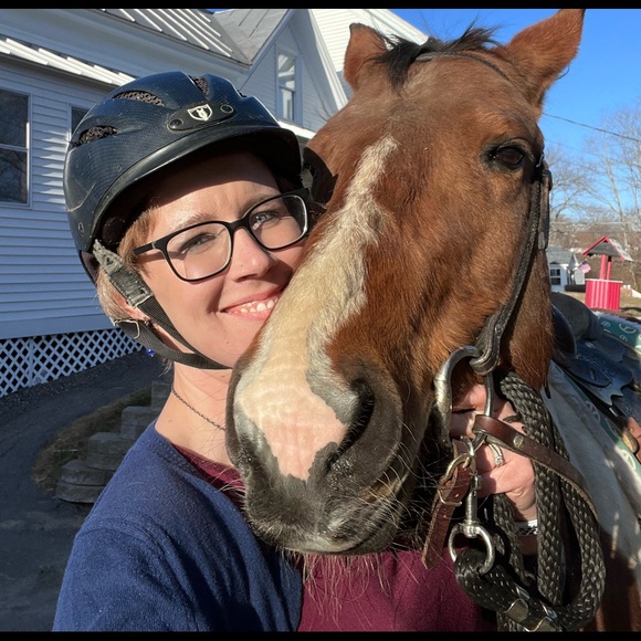 Meet your Posher, Kristin - Picture 2 of 5